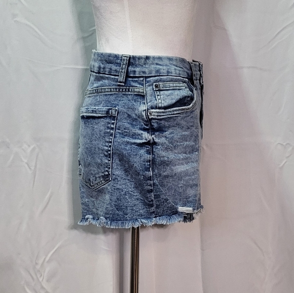 No Boundaries Juniors High-Waisted Distressed Stone Wash Jean Shorts Size 11 🐈 - Picture 5 of 12